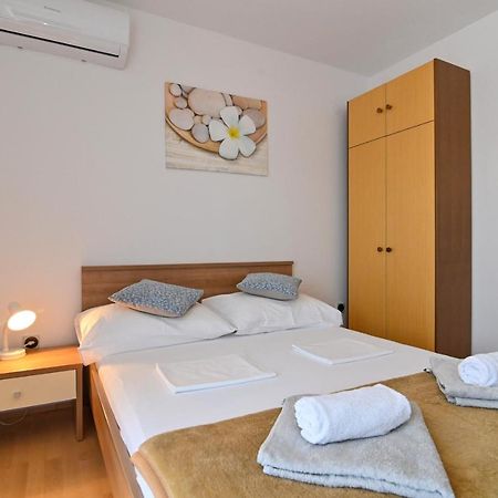 Rooms & Apartments Jadranka บัชกา ภายนอก รูปภาพ