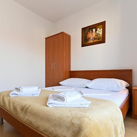 Rooms & Apartments Jadranka บัชกา ภายนอก รูปภาพ