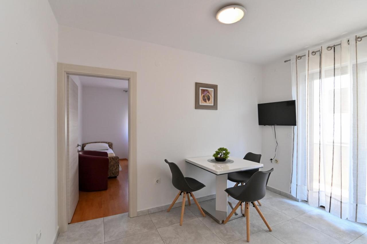 Rooms & Apartments Jadranka บัชกา ภายนอก รูปภาพ