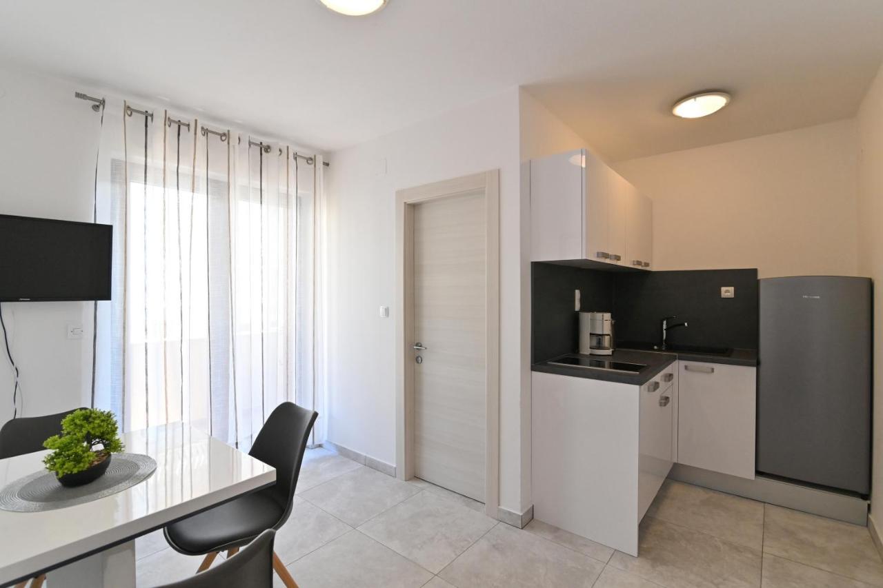 Rooms & Apartments Jadranka บัชกา ภายนอก รูปภาพ
