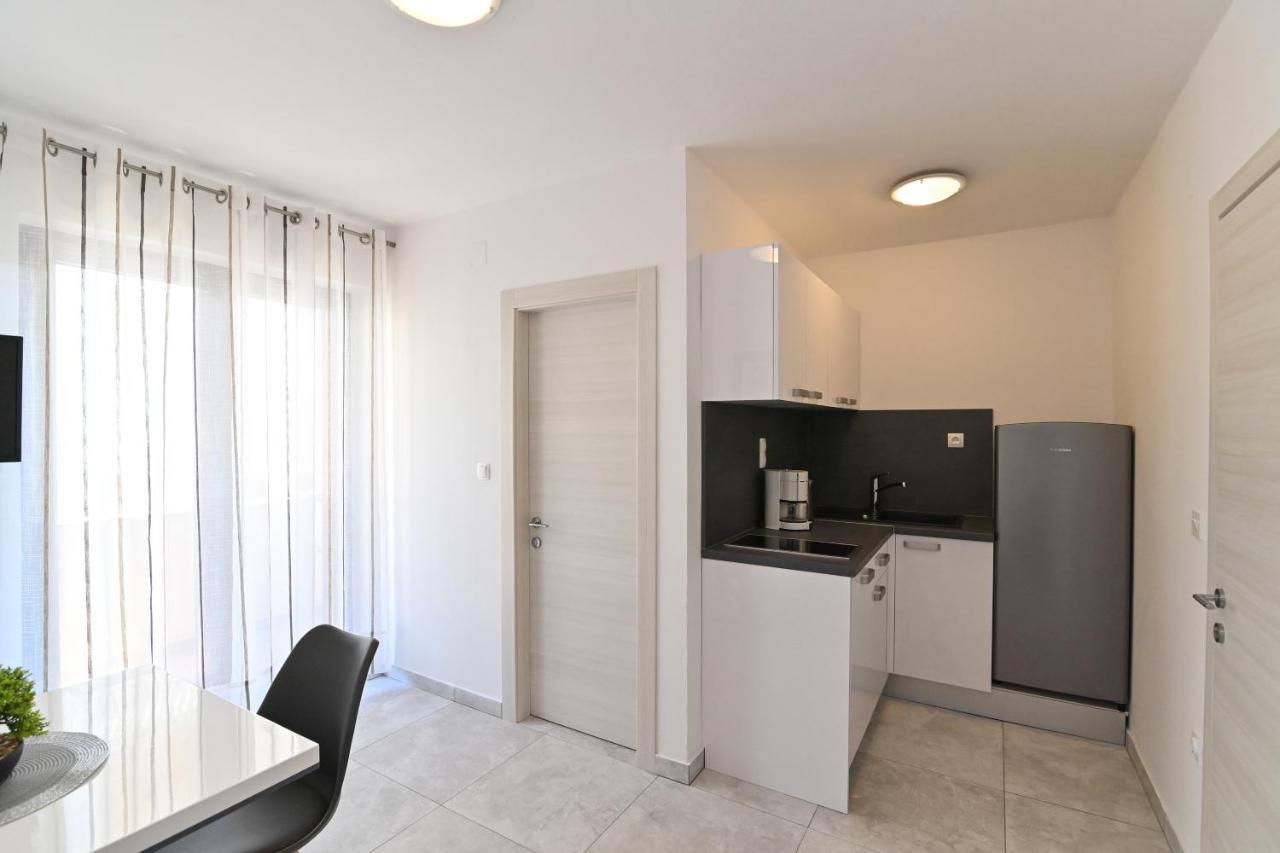 Rooms & Apartments Jadranka บัชกา ภายนอก รูปภาพ