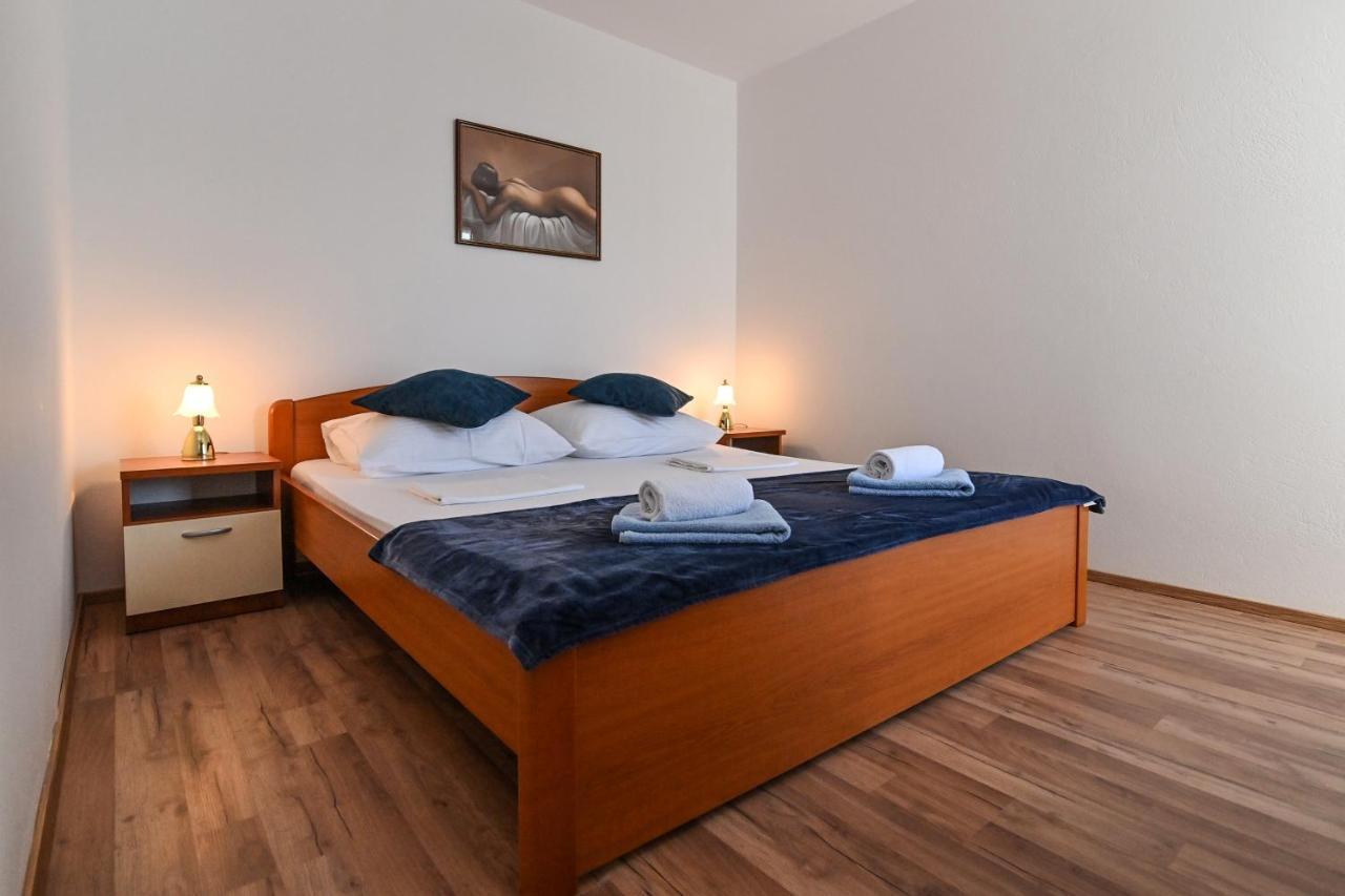 Rooms & Apartments Jadranka บัชกา ภายนอก รูปภาพ