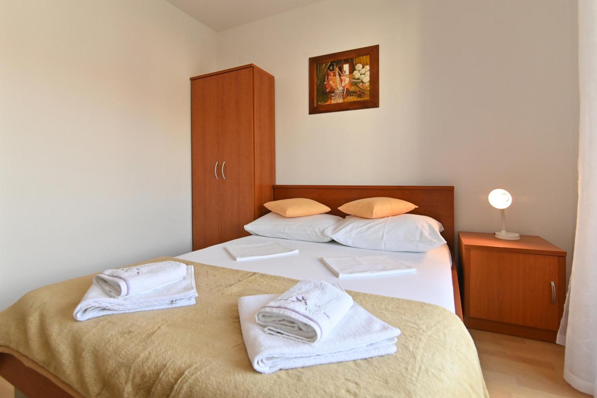 Rooms & Apartments Jadranka บัชกา ภายนอก รูปภาพ